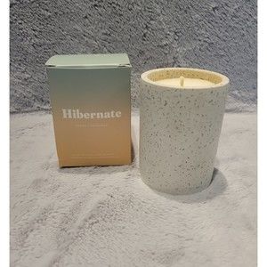 *NWT*FAVOR CANDLE IN HIBERNATE.CEDAR+PATCHOULI